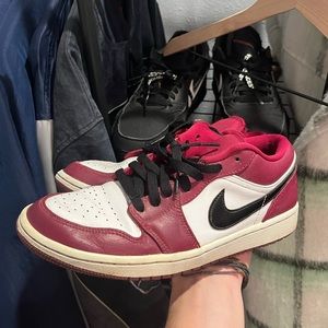 Jordan 1 Lows ‘Noble Red’